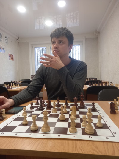 тренер Шахматного дома Михаил Жикин